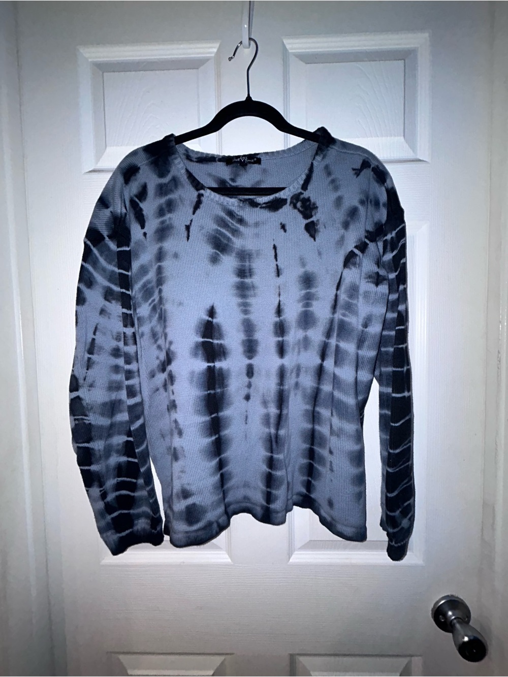 Velvet Heart Black & Blue Tie-Dye Crewneck Sweater